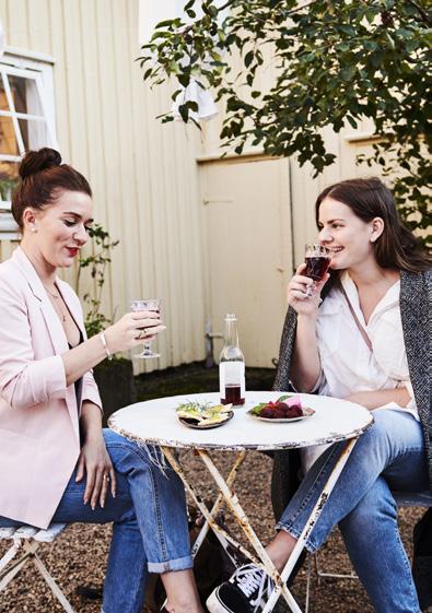 Förutom storartad grönska finns här skulpturer, picknickplatser, grillplatser och en djurpark med utrotningshotade lantraser.