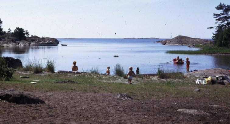 Dessa träffar är nog den längsta traditionen i kretsen. Det brukar för många vara premiärsegling då man njuter som allra mest av att bara vara i och i närheten av båten och goda vänner.