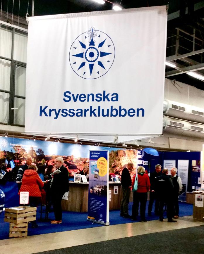Av de nya övernattningsbara båtar som säljs köps de flesta av uthyrningsföretag och allt färre människor tillbringar större delen av sin semester i båt. I stället hyr allt fler båt.