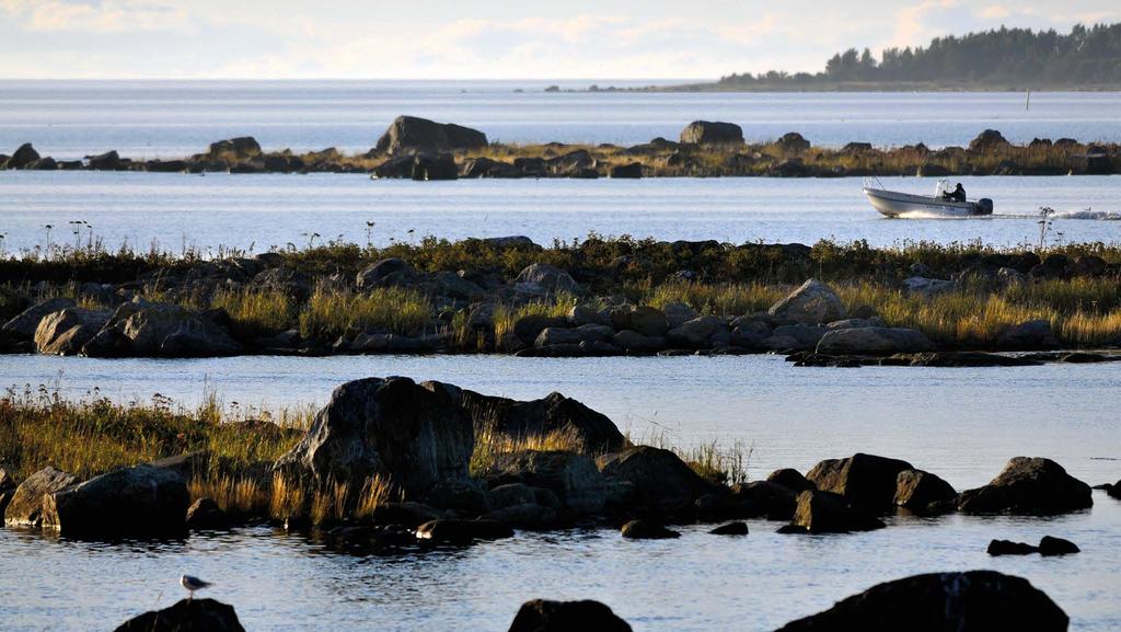 KVARKENS SKÄRGÅRD KVARKENS SKÄRGÅRD Kvarkens skärgård är det enda finländska naturarvsobjektet på världsarvslistan. Den togs upp på världsarvslistan 2006.