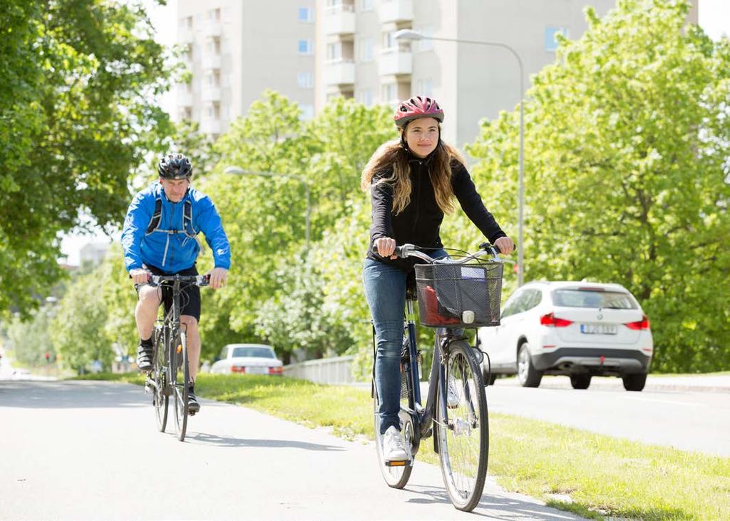 FOTO: PÄR OLSSON Ett klimatsmart Stockholm Transporter i Stockholm ska vara miljöanpassade Stadens transporter ska ha mindre miljöpåverkan samtidigt som staden växer.