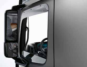 LED-varningsljus för transporter som kräver särskild uppmärksamhet Måttanpassade golvmattor i gummi av hög kvalitet som skyddar mot skador och nedsmutsning Låsbart tanklock för