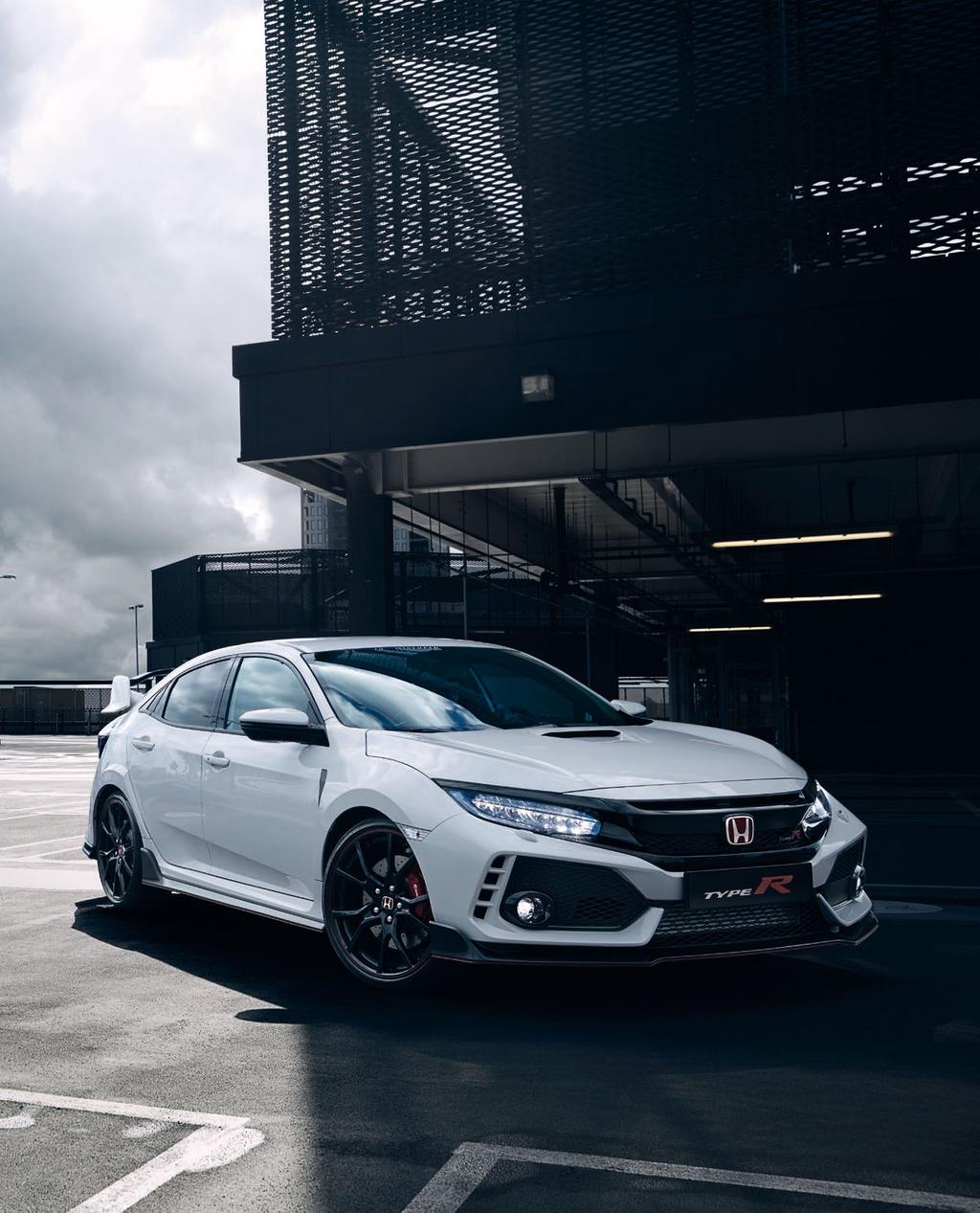 50 Modellerna som visas är NSX i Nouvelle Blue