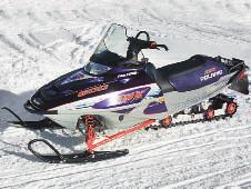 MOUNTAINMASKIN Polaris RMK 600 2003-års modell Friåkning i lössnö betraktas av många som det allra bästa med snöskoteråkning.
