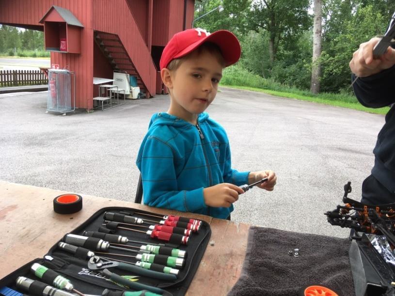 Vi går över till utomhussäsongen och till Nordiska Mästerskapen som hölls i juli Lidköping på deras fina motorsportsarena där flera motorsportskategorier finns samlat på en arena.