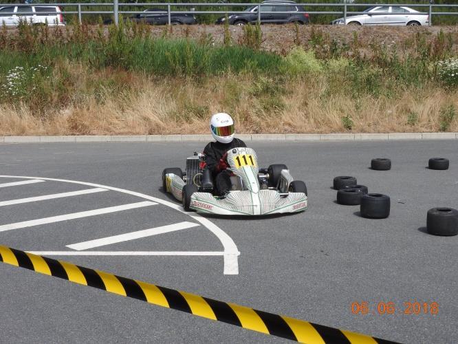 Tävlingsaktiviteter begränsade deltagandet men vi bjöd på rallybilar, en Ginetta racing och karting.