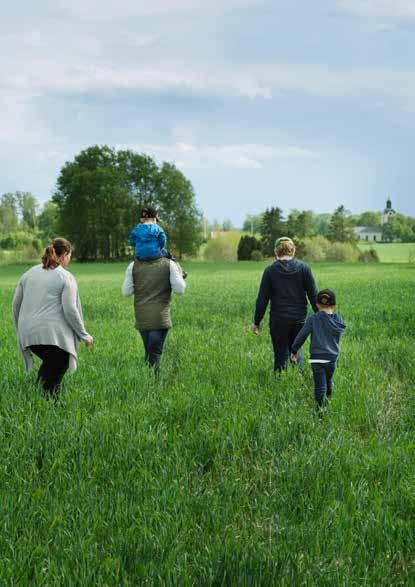 esplunda Esplunda gård ligger utanför Enköping i västra Uppland. Här föder man upp svensk Rapsgris och nötkreatur. Gården har varit familjeägd ända sedan 1544.