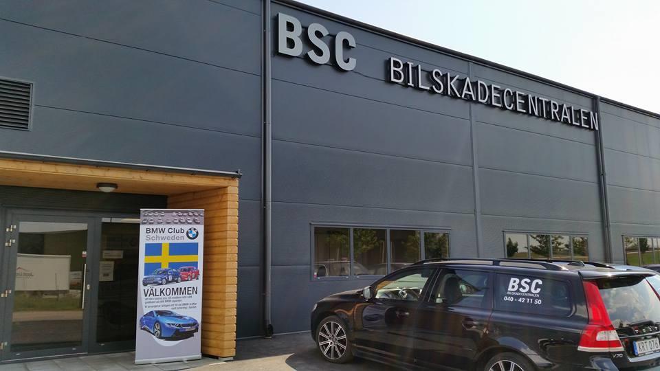 Bilskadecentralen i Vellinge 26 maj Bilkosmetik på hög nivå Lördagen den 26 e maj ordnade Sydsektionen ett studiebesök på Bilskadecentralen i Vellinge.