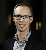 , Utbildning och erfarenhet: Systems Science, Lunds universitet samt Media and Communication Studies, Lunds universitet.