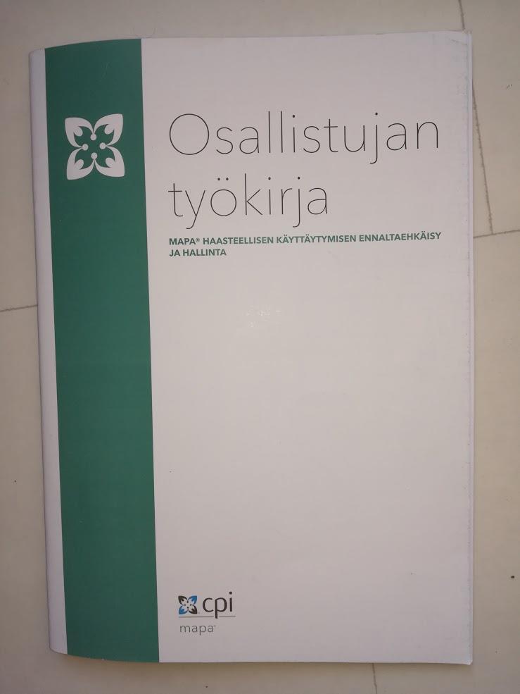 Som grund för utbildningen har vi en arbetsbok, boken börjar med en introduktion och ett Pre-test och slutar med en utvärdering och ett Post-test.