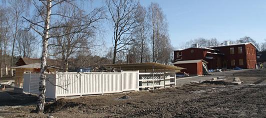 Askgravlunden på Ingarö börjar ta form Den kommande askgravlunden vid Ingarö kyrka börjar nu ta form. Arbetet startades i höstas och invigningen är planerad till 4 november i år, Alla helgons dag.