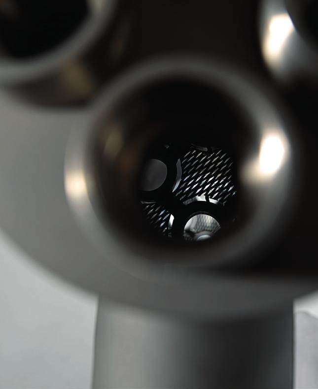 Tekniska specifikationer Secon Titanium kan erhållas i flera storlekar och 2 modeller. En för montage i kallvatten med 5 W lampa och termostatstyrd dräneringsventil. Arbetsområde 4-40 grader.