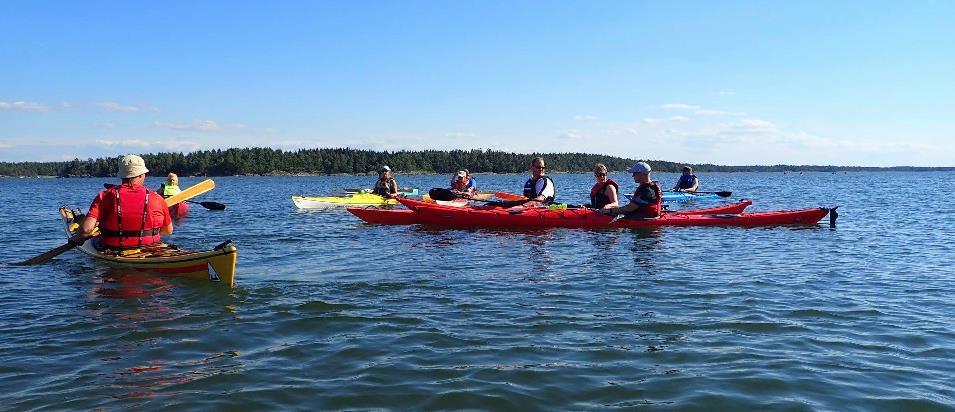 för framtiden. Inför säsongen har det också ordnats prova-på paddling i badhuset samt en ledarträff där kajakledarna ytterligare slipat sina kunskaper.