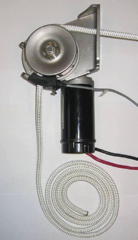 Installation Minimum utrymme till linan - höjd under vinschen För att vinschen ska fungera normalt, är det en förutsättning att det är tillräckligt volym/höjd under vinschen för att stuva linan i när