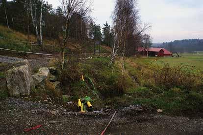 Den enda egentliga arkeologiska insatsen utfördes i form av kontroll av ovan nämnda mindre anslutningsgrop för kabel, belägen i fornlämningens norra del och strax söder om området för pågående arbete