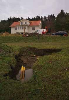 I schaktets norra profilkant konstaterades vad som tolkades vara ett cirka 0,40 meter tjockt och delvis sotigt kulturlager (figur 9), i vilket fynd av slagen flinta, enstaka keramikfragment och vad