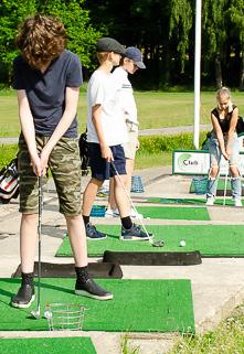 Prova på golf Gullbringa golf För alla åldrar Datum: 2 maj, 16 maj och 13 juni Tid:18.00-20.00 Plats: Kulperödsvägen 6, Hålta Anmälan: dale.
