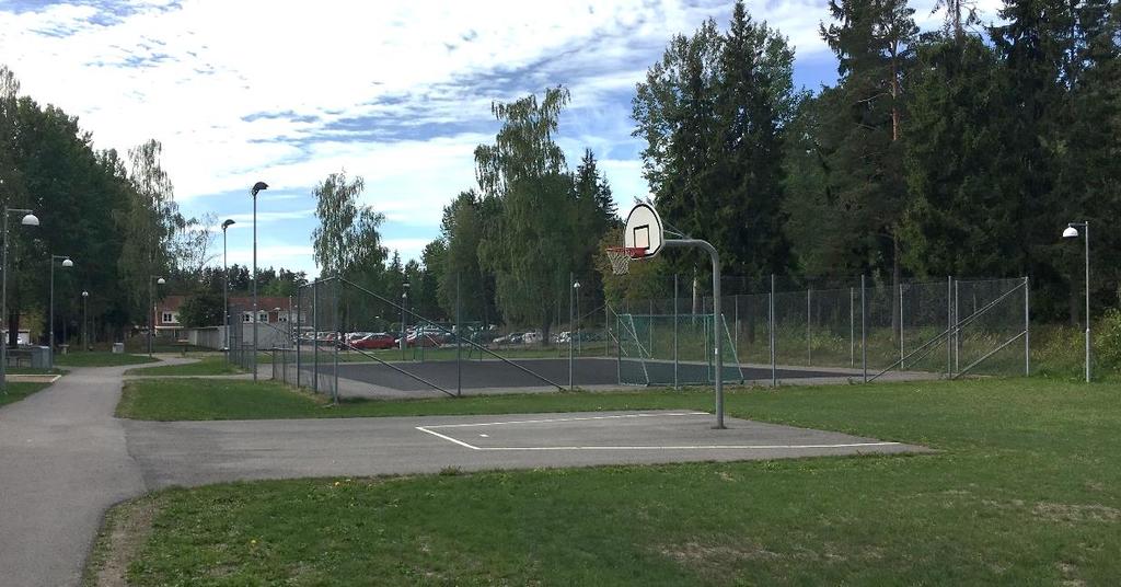 Området inrymmer även platser för samvaro samt hundrastgård.