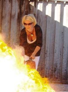 Det tekniska skyddet ska kontrolleras så ofta att den som är brandskyddsansvarig vet med sig att det alltid fungerar. Uppföljningsarbetet underlättas om brandskyddsarbetet är dokumenterat.