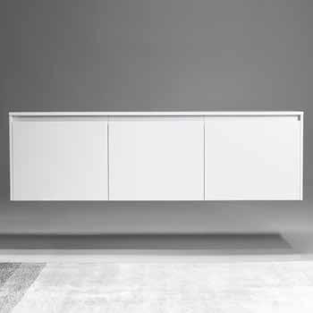 Alla enheter är förberedda för medieförvaring, med uttag för sladdragning och ventilation. 1 Miljömöbel Soft i vitlackerad MDF, vägghängd.