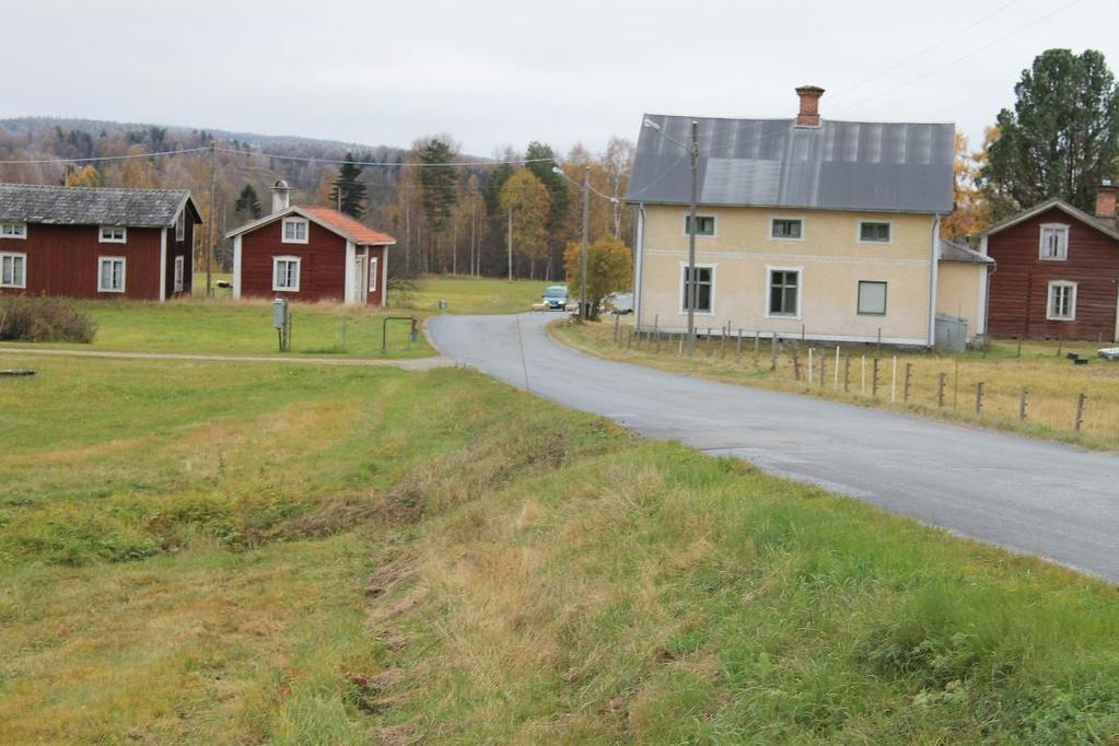 Bild 18. Väg 953 genom byn Sand.