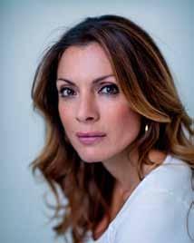 ÅRETS KVINNOGÄRNING Författaren, journalisten och debattören Alexandra Pascalidou tilldelades utmärkelsen Årets Kvinno gärning 2018 på Internationella kvinnodagen.