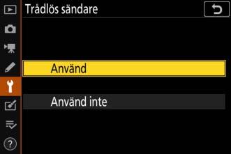 Anslutning med hjälp av WT-7 Anslut WT-7 med USB-kabeln som följde med kameran. Slå på sändaren och välj Trådlös sändare (WT-7) > Trådlös sändare > Använd i kamerans inställningsmeny.