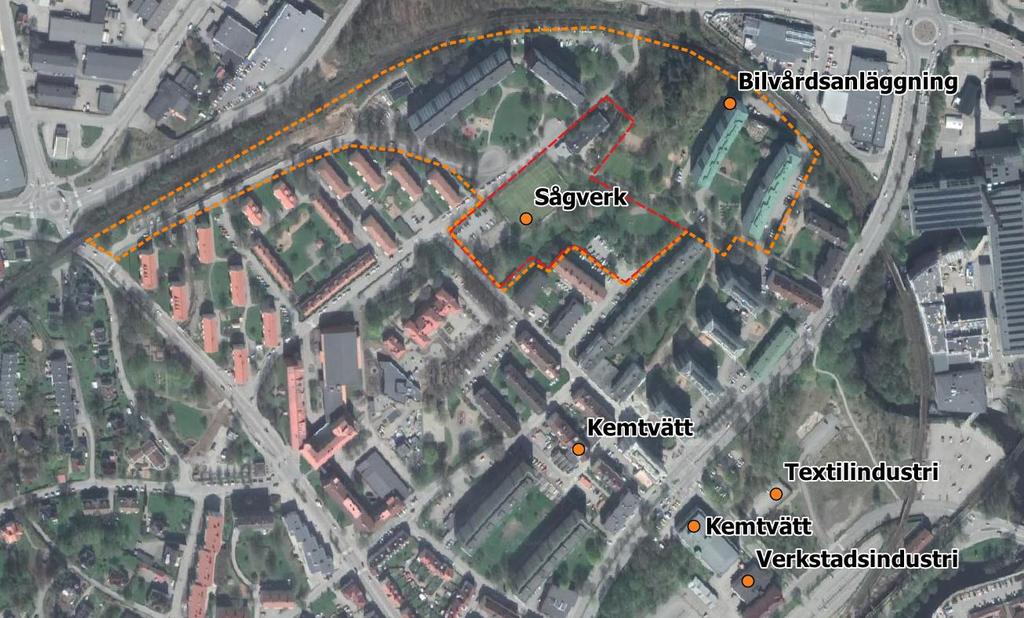 9 3 Områdesbeskrivning 3.1 Historisk markanvändning Enligt historiska flygfoton från mitten av 1960-talet har aktuellt undersökningsområde varit mer eller mindre bebyggt sedan dess, se Figur 2.