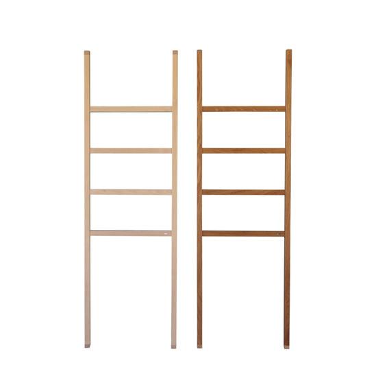 ARDRE SLAGBORD Med ett enkelt handgrepp fälls skivorna upp eller ner efter rådande behov. Bordet finns att få i ek eller björk.