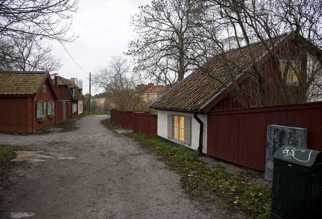 BERGSPRÄNGARGRÄND MED VY MOT VÄSTER. FOTO: J. MALMBERG fattigaste och mest vanlottade trakt. De sociala problemen föranledde flera välgörenhetsinitiativ från privat håll.