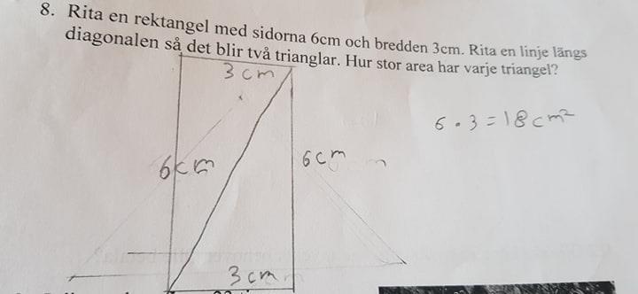 det sista steget, att räkna ut arean på varje triangel (18 2) för att få fram rätt svar.