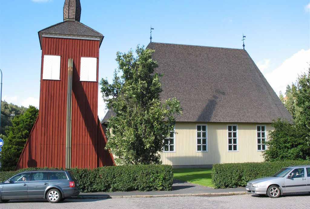 BYGGNADSVÅRDSRAPPORT 2007:101 9 och målades delvis om i en modifierade färgskala. Koret har utvidgats och några bänkar avlägsnats, men i stort sett är kyrkorummet sig likt sedan kyrkan uppfördes.