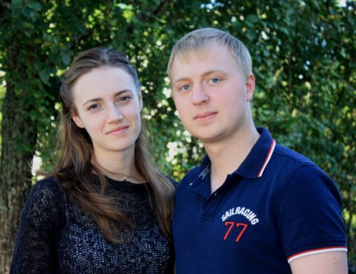 De kommer att bjuda på en kväll med glädje och uppmuntran, ett budskap där alla har en plats i livets pussel. Hejdå Johanna och Alexander!