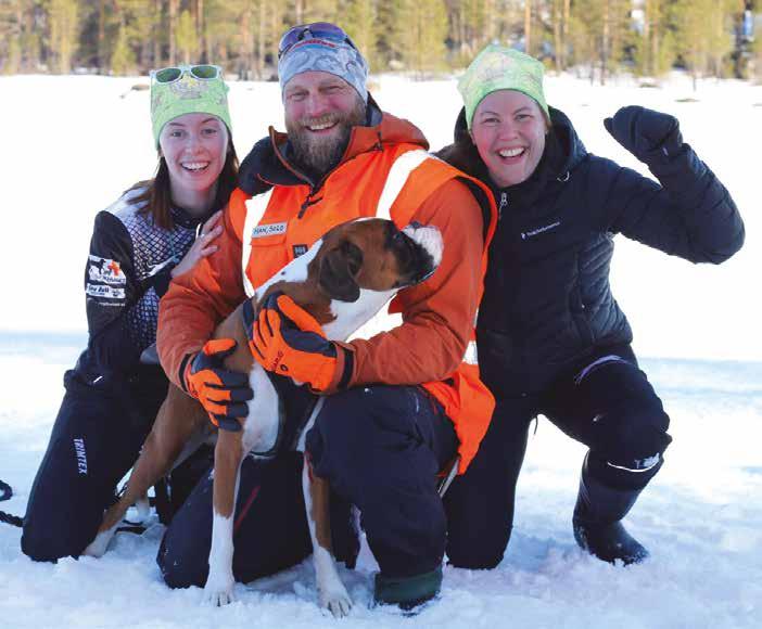 Segrande lag, norska Hamar TK med ett lag av greyster (blandning greyhound-vorsther), körde dubbelt så snabbt som oss.