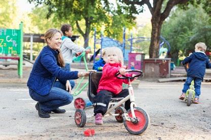 6 7 Nynäshamn erbjuder livskvalitet för hela familjen Visste du att Att bo nära havet och naturen, samtidigt som all service finns inom räckhåll och du kan pendla till Stockholm det är bara några av