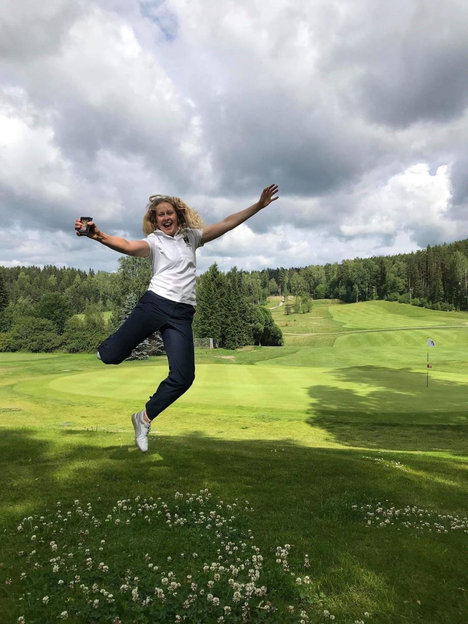 Emma Lindman vann Ålandstidningens bragdmedalj! Emma Lindman blev den första golfaren som har fått ta emot Ålandstidningens bragdmedalj.