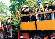 Bilaga 6: Persontransporter på släpvagn checklista/kontroll före körning 28 Vid studentfirande och karnevaler hör det ofta till festligheterna att färdas i utsmyckade fordon av olika slag.