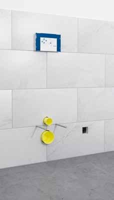 FRÄSCH CISTERN OCH WC-STOL Den gångjärnsförsedda spolplattan ger enkel åtkomst till filtret och