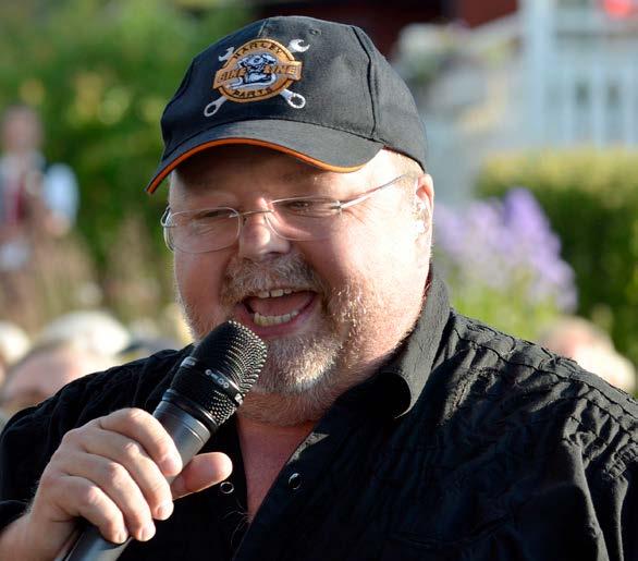DIGGI-LOO DIGGI-LEY (TORGNY SÖDERBERG) Blixtar och dunder magiska under Plötsligt en dag har det hänt Åh, vilken tur, (du är en lyckofigur) En dag i staden, (du gick där och tänkte) På esplanaden,