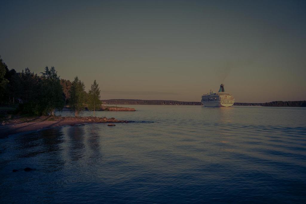 Samhället tjänar på att geodata blir öppen data Erik Lakomaa, forskare vid Handelshögskolan Vi har inte råd att vänta på öppna data Fredrik Sand,