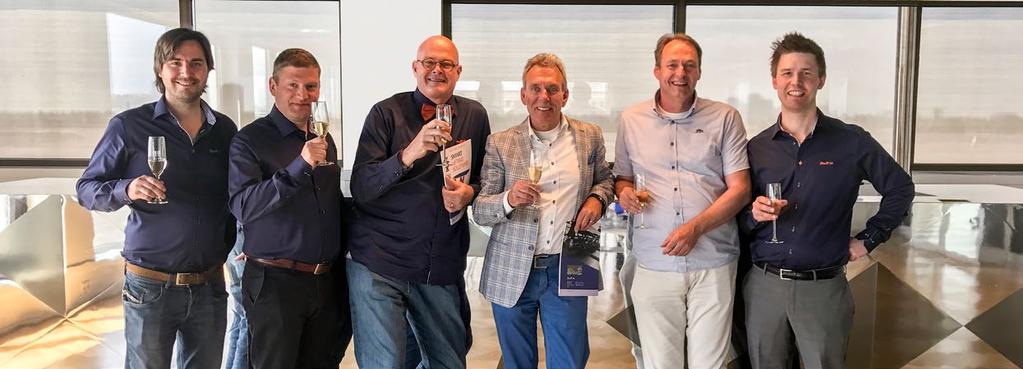 EdmoLift siktar högt i Nederländerna I bilden, från vänster: Vincent Demper (Vandenbos Groep), Tomas Edmo och Anders Wahlqvist (EdmoLift AB), Martin Quaedvlieg (Lift Quality BV), Paul Zijlmans