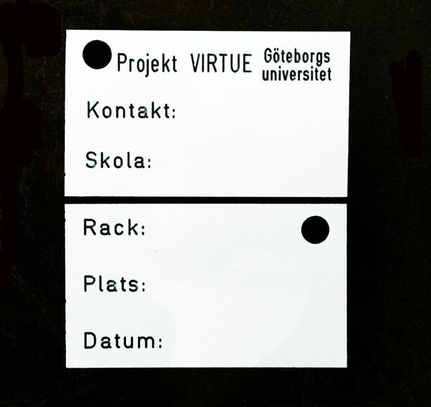 Av säkerhetsskäl rekommenderar vi att rack som ska tas upp av elever, hängs från en brygga.
