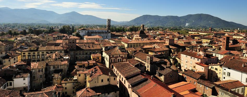 Historien gör sig påmind med gamla hus och statyer av keltiska krigare. Efter byn Vecchietto, lämnar du tillfälligt Toscana för en sväng in i Ligurien.