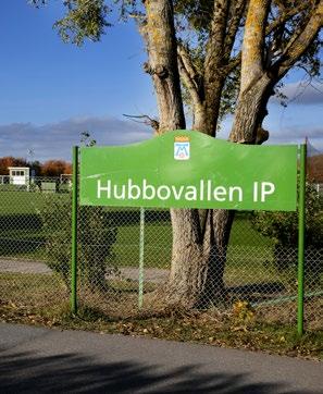 Kvarnbacken är rikt på fornlämningar med bland annat rester från kvarnen. 2. Hubbovallen Hubbovallen är idrottsplatsen i Tillberga. Området används för idrott och för firande.