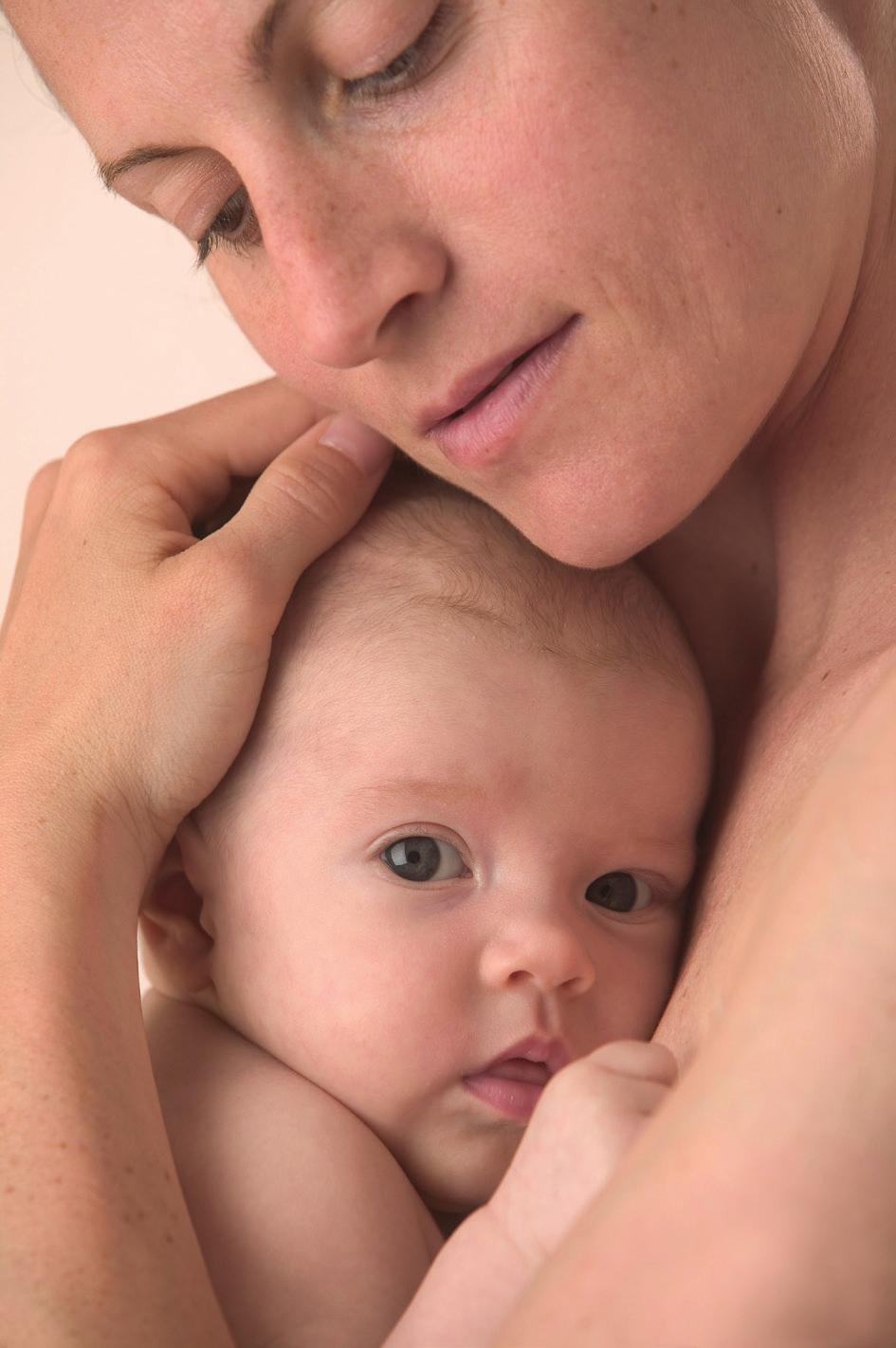 Både förkylningar, öroninflammationer och allergiska reaktioner är vanliga hos barn i familjer där någon röker. Tänk även på att vid rökning fastnar skadliga ämnen i kläder, hår och hud.