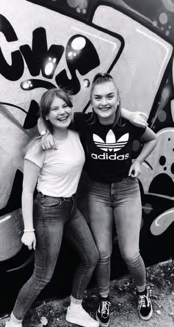 PÅ GÅNG I KULTURVERKSTAN ÖSTERBYMO Dansen startar 19/9 DANS för ungdomar mellan 11-14 år. Onsdagar kl. 17.30 18.30 Kom och lär dig dansens grunder, prova olika typer av dans.