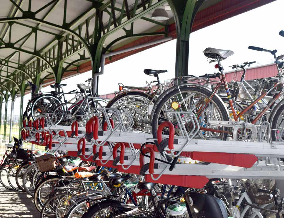 Projekt Malmö Centralstation Malmö Centralstation har en mycket välanvänd cykelparkering, med ett stort antal pendlare som vill parkera så nära som möjligt till bussar och tåg.