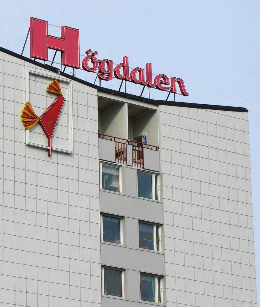 1. Högdalen Centrum Den nya gånvägen är knuten till centrum med en snygg cortenstålstrappa. Här börjar det som i planeringsstadiet kallades kulturstråket.