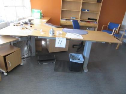 skrivbord, skrivbordsstol, 2st skåp