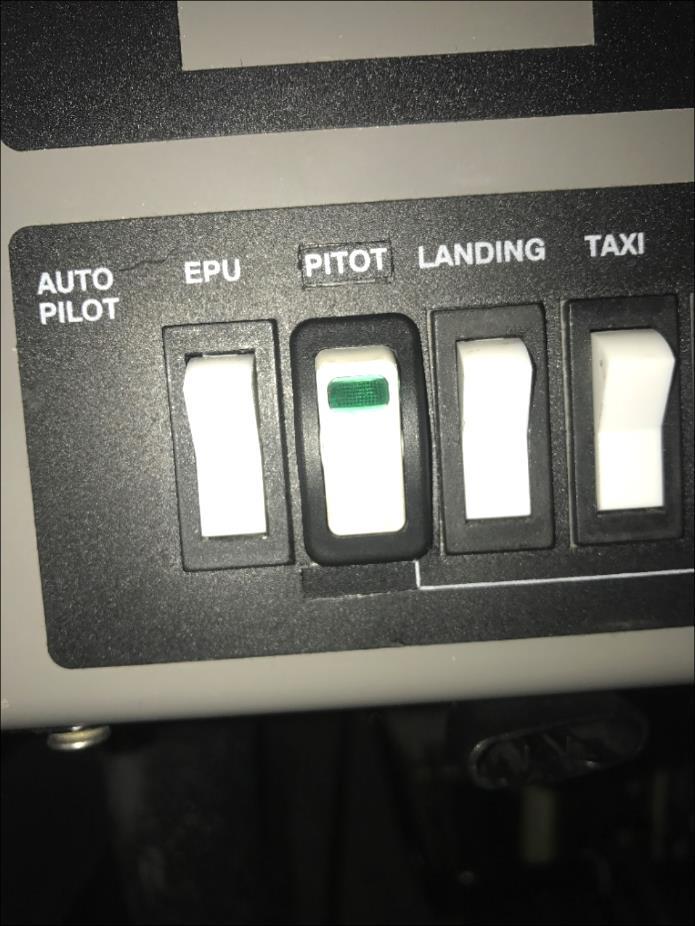Fig. 9 EPU brytare OBS: Det går att koppla in t.ex. ett bilbatteri i stället för batterivagnen.